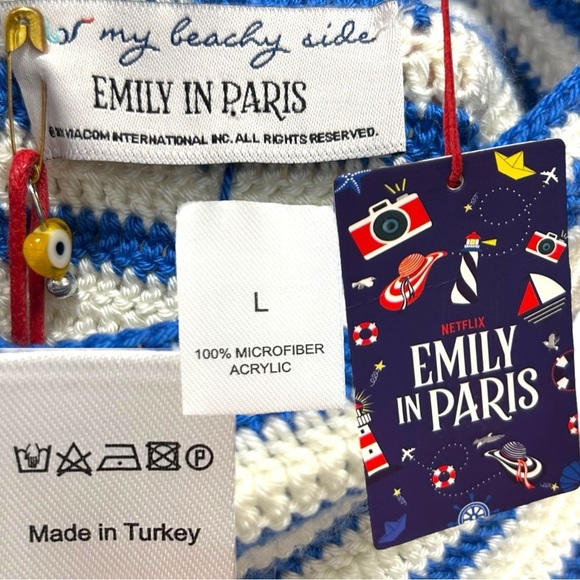 My Beachy Side - NWT ‘Emily in Paris’ Loulou’ Hand-Crocheted Romper- Blue, Large - Picture 16 of 16